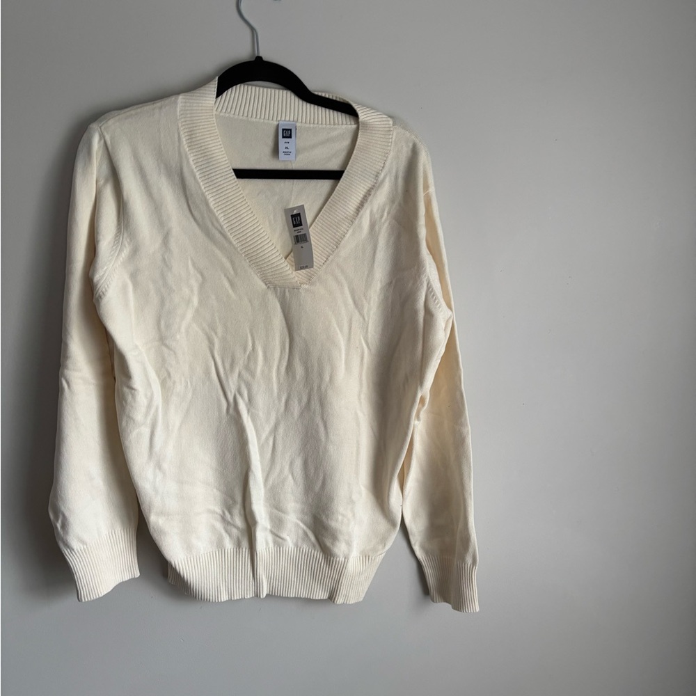 NWT- Women’s GAP Cream Sweater- Size XL - Picture 2 of 4